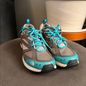 The North Face Cradle Hiking Sneakers Womens 7.5 Waterproof Outdoors Grey & Aqua
